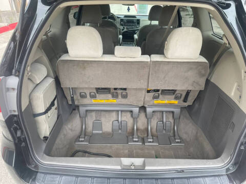 2012 Toyota Sienna