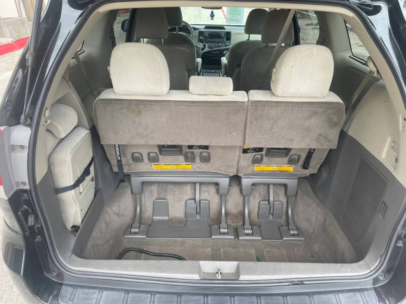 2012 Toyota Sienna