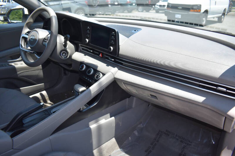 2021 Hyundai Elantra SE