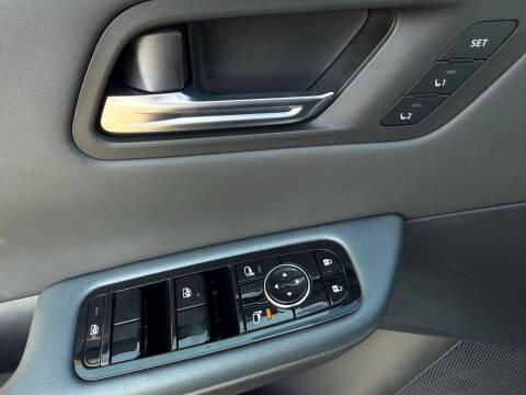 2026 Nissan LEAF Platinum+