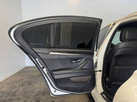 2011 BMW 5 Series 528i