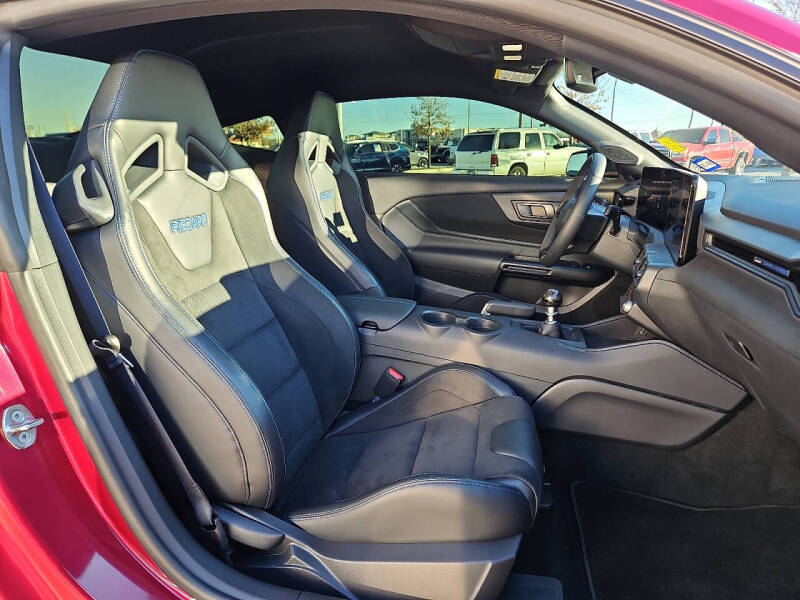 2025 Ford Mustang Dark Horse