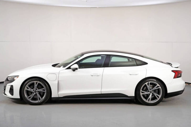 2022 Audi e-tron GT quattro Premium Plus