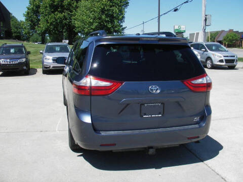 2015 Toyota Sienna