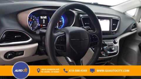 2023 Chrysler Voyager LX