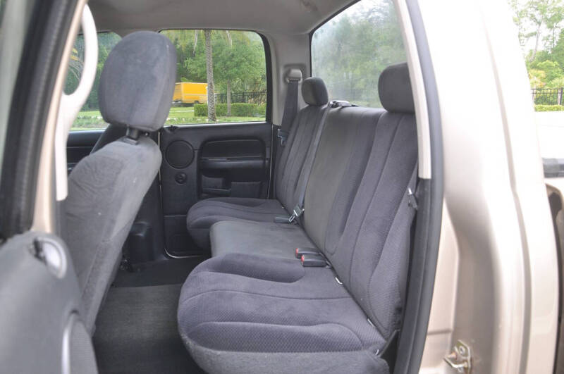 2004 Dodge Ram 1500 SLT
