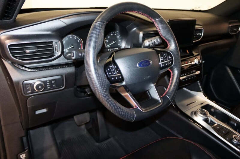 2022 Ford Explorer ST-Line