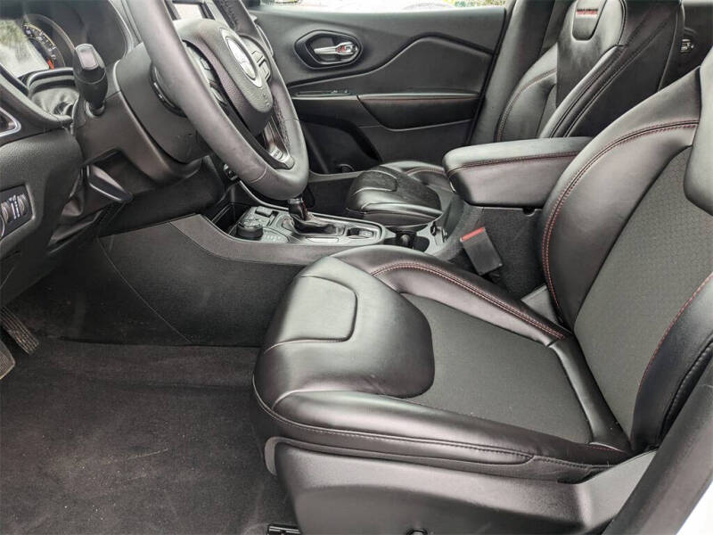 2022 Jeep Cherokee Trailhawk