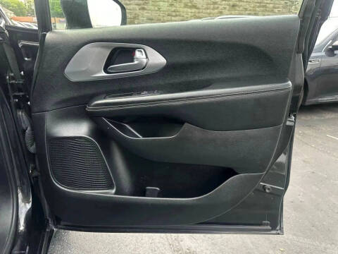 2022 Chrysler Pacifica Hybrid Touring L