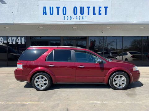 2008 Ford Taurus X for sale at Auto Outlet in Des Moines IA