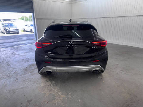 2017 Infiniti QX30 Premium