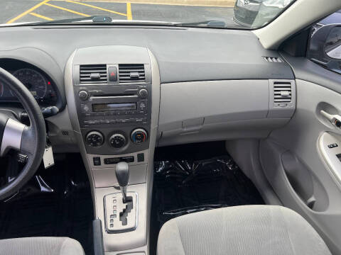 2011 Toyota Corolla LE