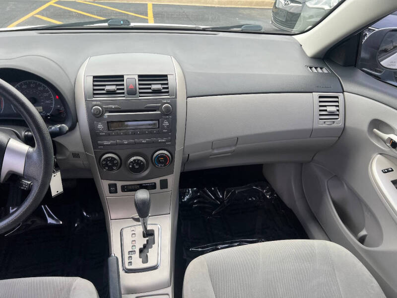 2011 Toyota Corolla LE