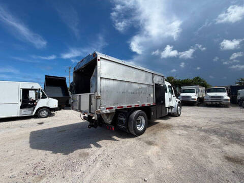 2007 Freightliner M2 106