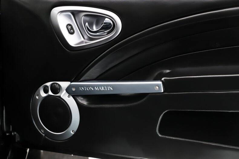 2003 Aston Martin V12 Vanquish