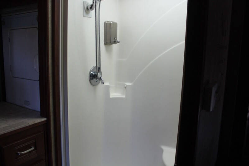 2014 Winnebago Forza 38R 340hp Cummins Diesel