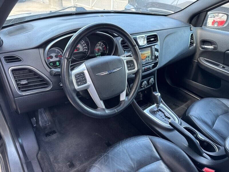 2012 Chrysler 200 Limited