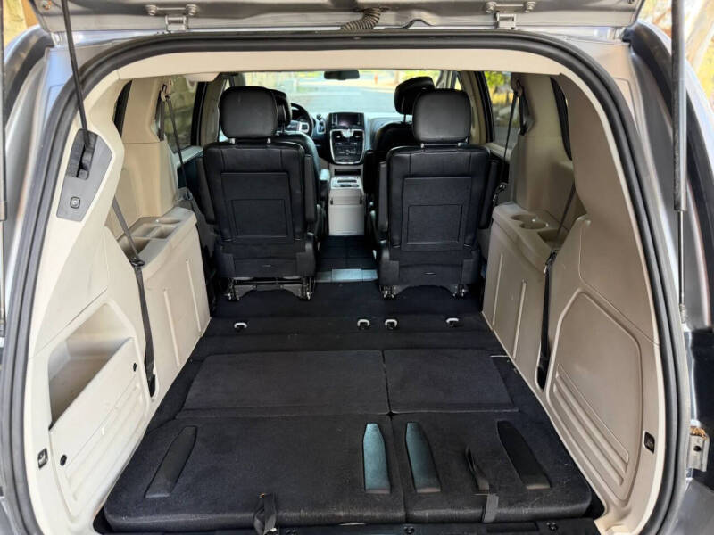 2015 Chrysler Town and Country Touring