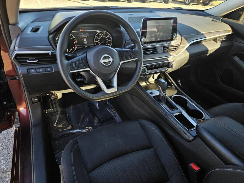 2023 Nissan Altima 2.5 SV