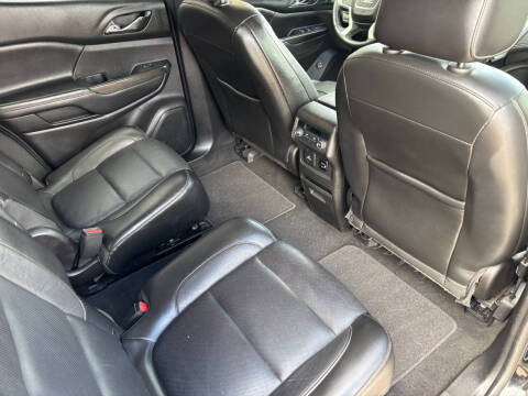 2017 GMC Acadia SLT-1