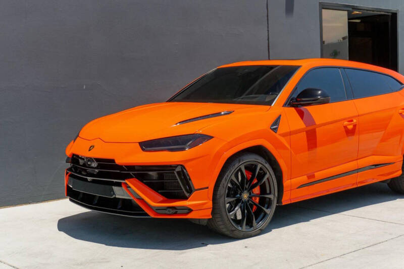 2023 Lamborghini Urus S