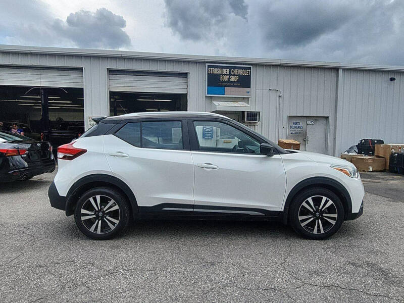 2020 Nissan Kicks SR