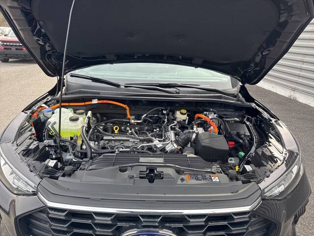 2025 Ford Escape Hybrid ST-Line