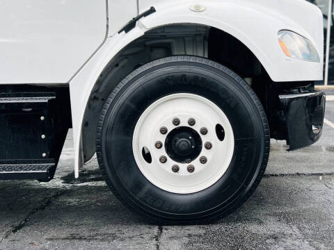 2018 Freightliner M2 106