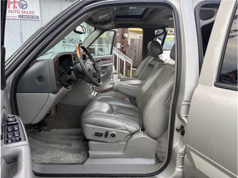 2004 Cadillac Escalade