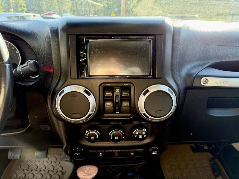 2012 Jeep Wrangler Unlimited Sahara