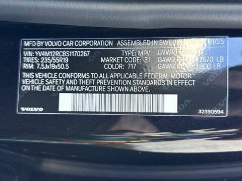 2025 Volvo XC60 B5 Plus Dark Theme