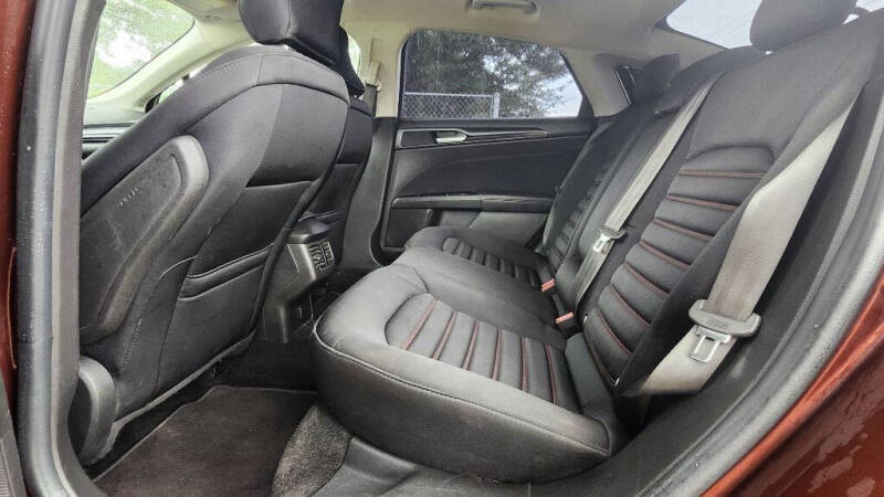 2016 Ford Fusion SE