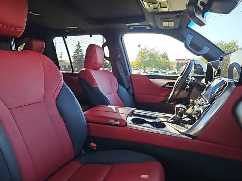 2022 Lexus LX 600 F SPORT Handling