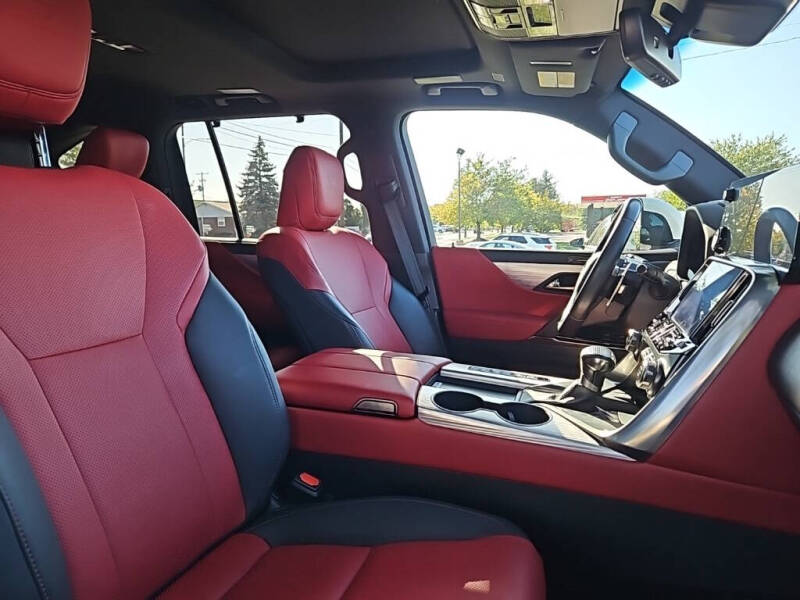 2022 Lexus LX 600 F SPORT Handling