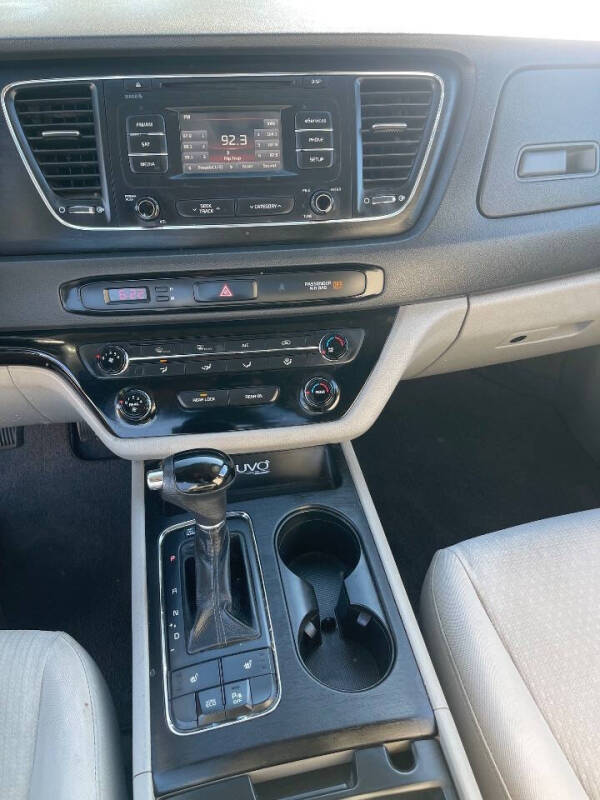 2016 Kia Sedona LX
