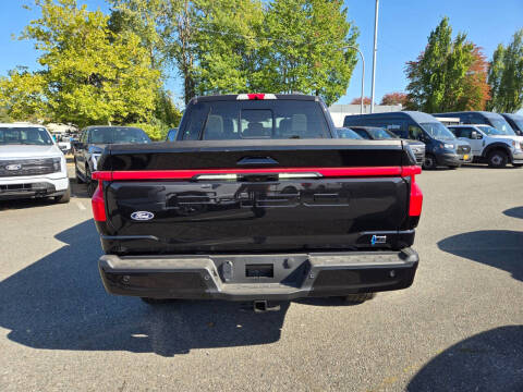 2025 Ford F-150 Lightning Platinum