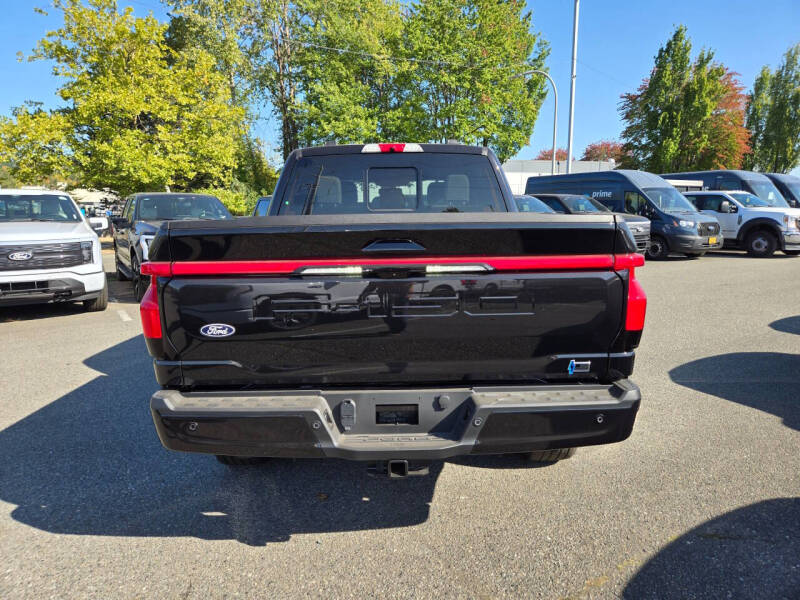 2025 Ford F-150 Lightning Platinum