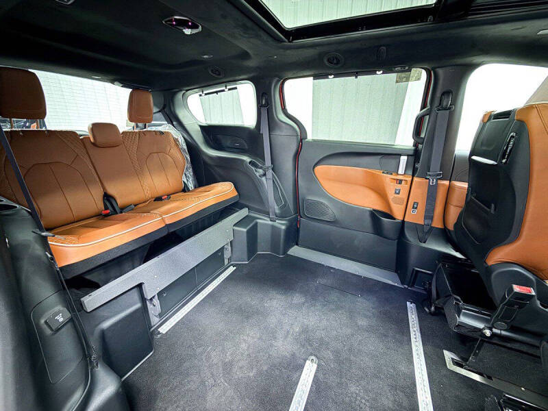 2026 Chrysler Pacifica Pinnacle