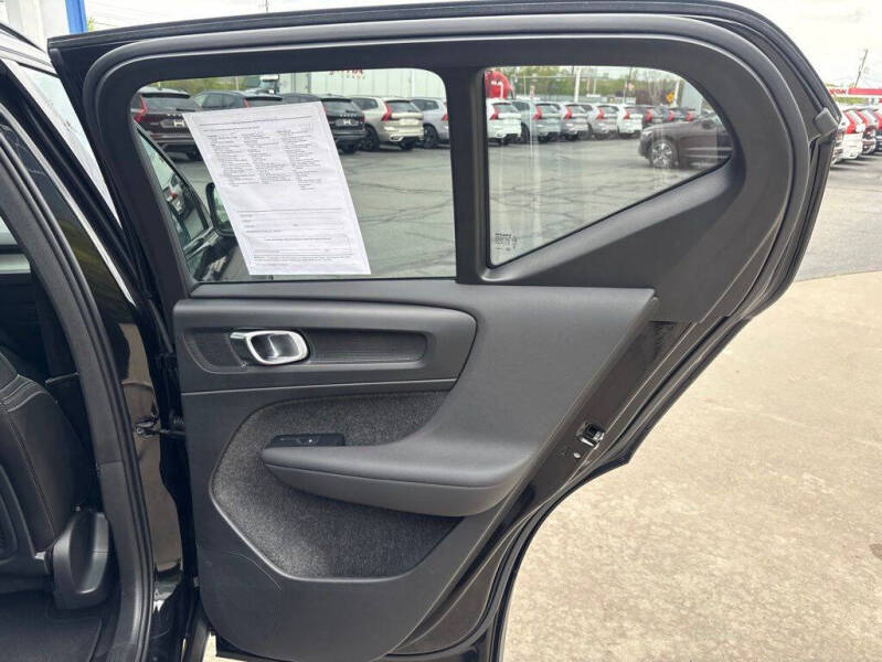 2026 Volvo XC40 B5 Plus
