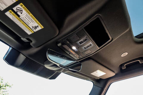 2023 Land Rover Defender 130 X-Dynamic SE