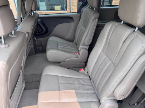 2016 Chrysler Town and Country Touring