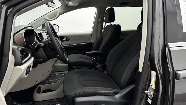 2019 Chrysler Pacifica LX