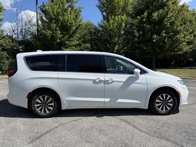 2022 Chrysler Pacifica Hybrid Touring L
