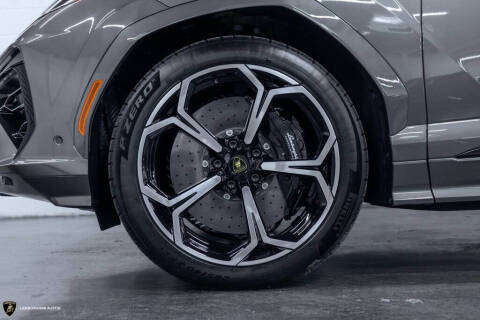 2025 Lamborghini Urus SE