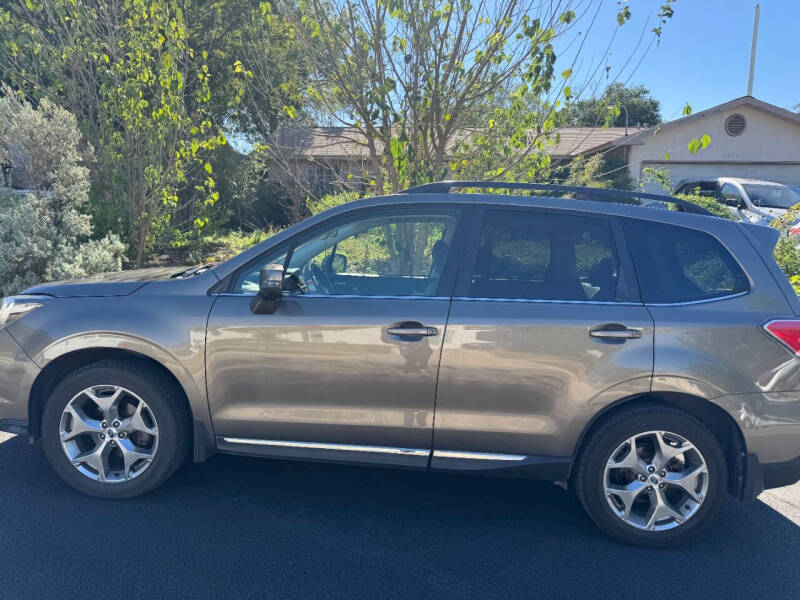 2017 Subaru Forester Touring's photo