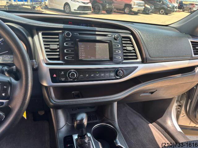 2017 Toyota Highlander LE
