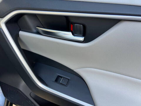 2022 Toyota RAV4 Hybrid XLE Premium