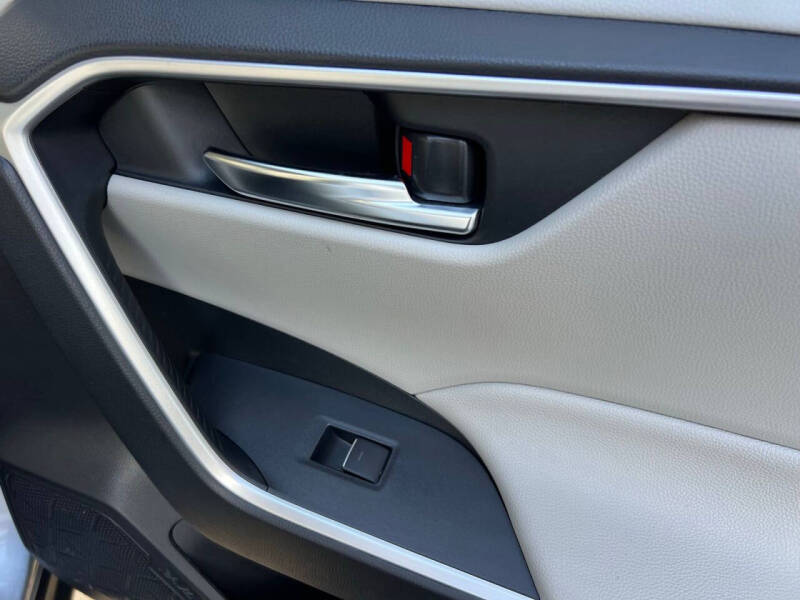 2022 Toyota RAV4 Hybrid XLE Premium