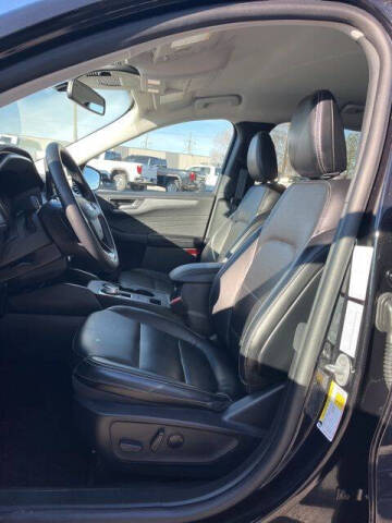 2025 Ford Escape Platinum