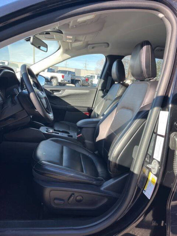 2025 Ford Escape Platinum